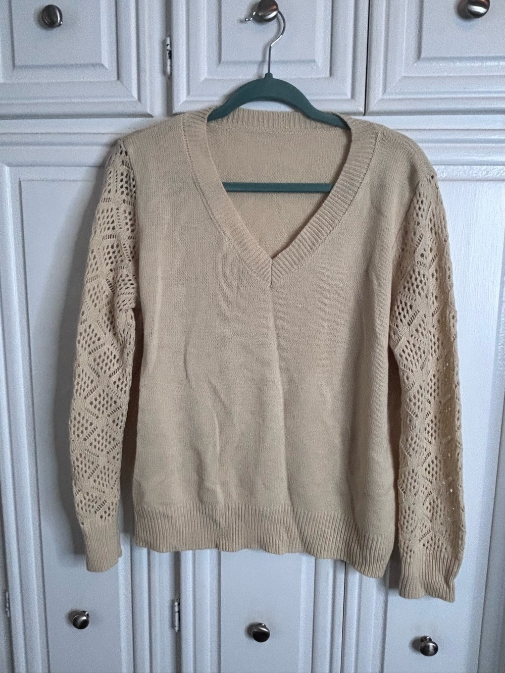 V-Neck Cream Women's Sweater with Lace Knit Sleeves XL